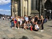 Die Mitglieder des JuPa auf dem Platz vor dem Kölner Dom