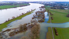 Luftbild der überschwemmten Flutmulde im Monheimer Rheinbogen
